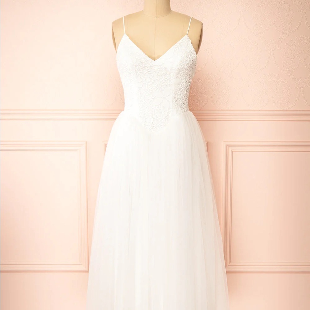 HERE COMES THE SUN- BOUTIQUE 1861- SMALL WHITE TULLE DRESS W/ FLORAL EMBROIDERY